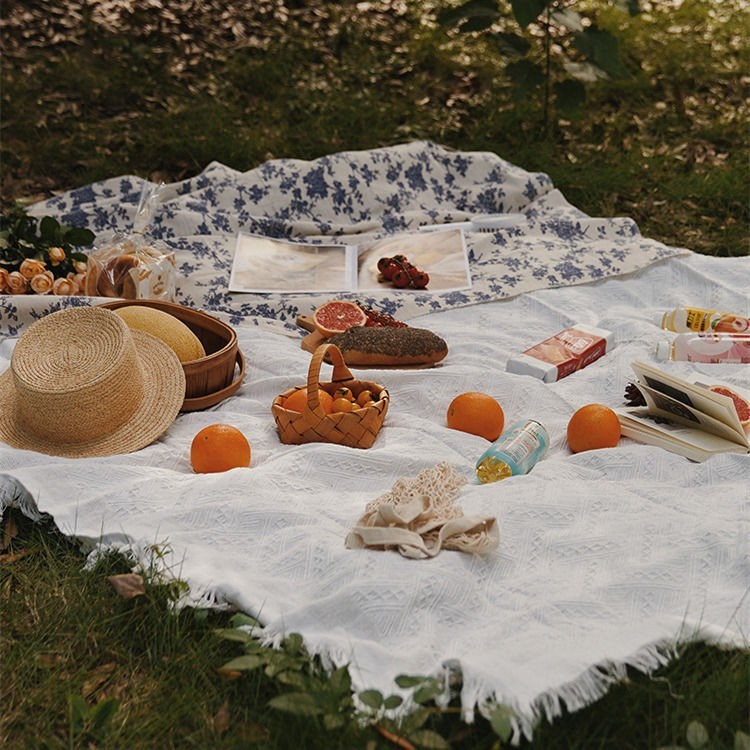 Picnic tablecloth Lawn moisture-proof mats